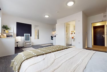 iQ Newland House Student Halls, 49 Mount St, Lenton, Nottingham, NG1 6HE - Image 1